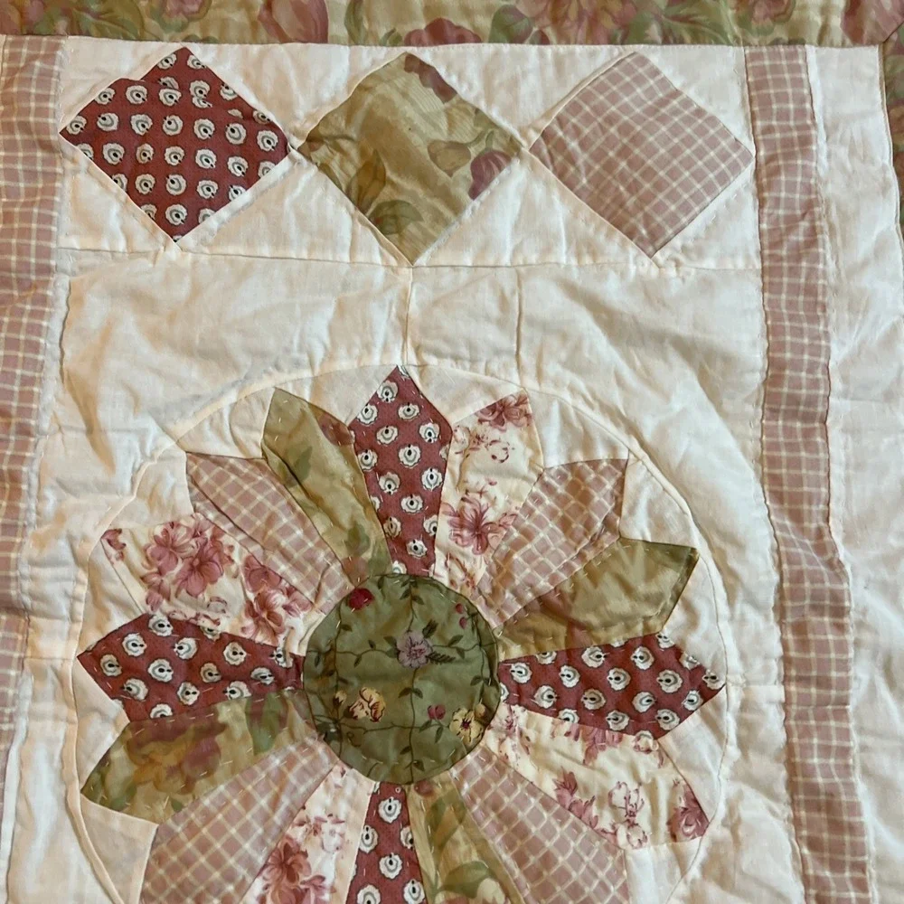 2 Vintage quilted twin size pillow shams‎ pink Green, White Floral & Plaid